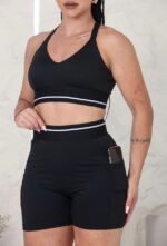 Conjunto Fitness Top e Short com Bolso e Listras Preto