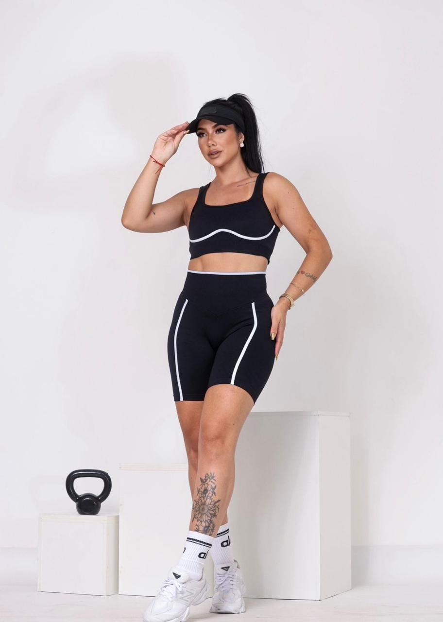 01 Conjunto Fitness Top e Short Biker Recortes P&B - Imagem 1