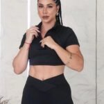 Conjunto Fitness Cropped Zíper e Calça Flare Preto